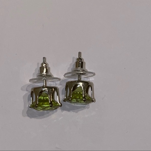 Large stud earrings - Picture 6 of 6